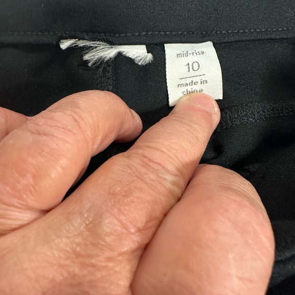 Women’s Mid Rise Black Pants - Picture 4 of 6